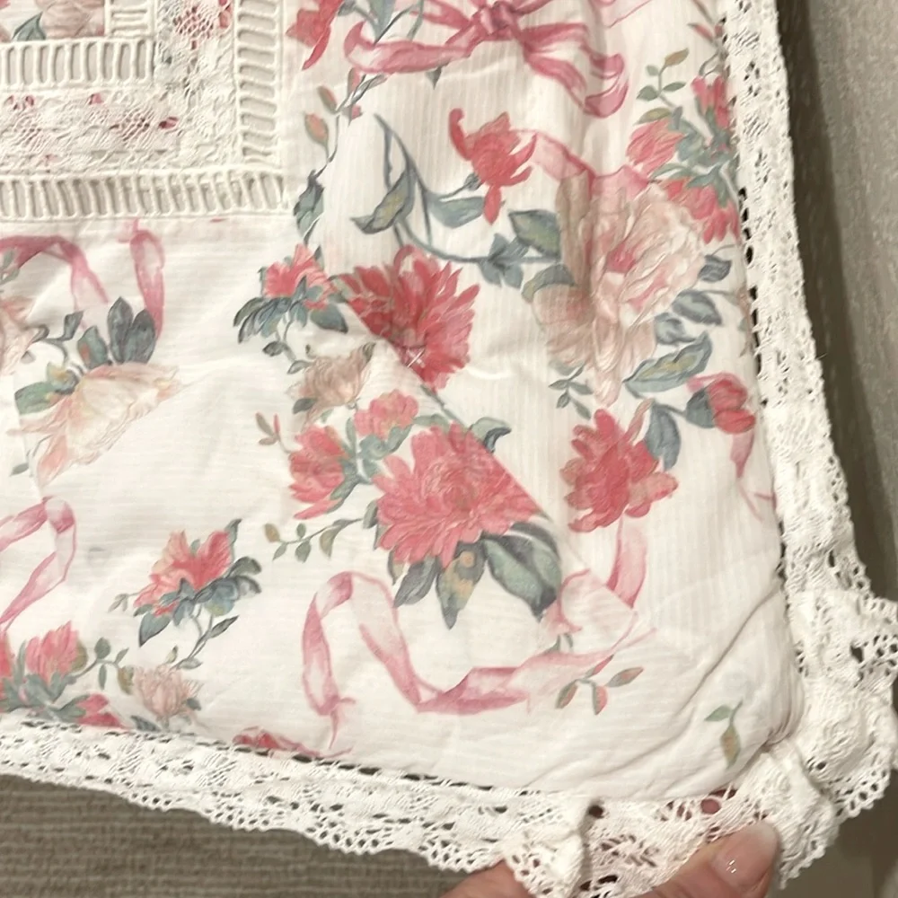 Love Shack Fancy Pottery Barn Cabbage Rose Quilt size Full/Queen EUC